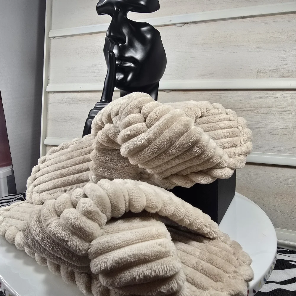 Luxurious Cream house slippers